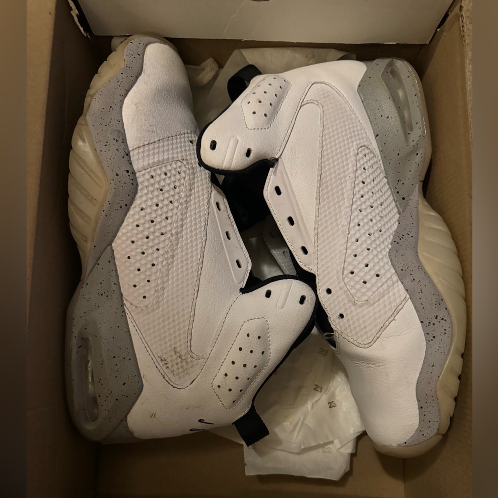 Mens Jordon sneakers